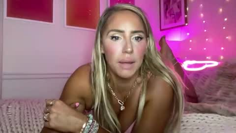 Snapshot of sexygoodvibebabe69 chatting on January 18, 2026, 7:12 am Ashley Love online show from January 18, 2026, 7:12 am