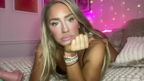 Snapshot of sexygoodvibebabe69 chatting on February 3, 2026, 8:19 am Ashley Love online show from February 3, 2026, 8:19 am