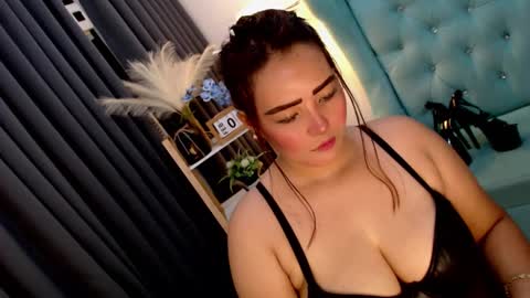 Snapshot of sexyjeanniecuntcums chatting on February 9, 2025, 11:04 am JENNY online show from February 9, 2025, 11:04 am