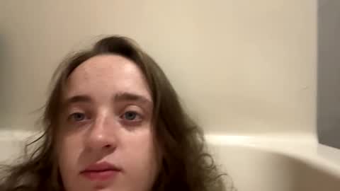 sexykitten2519535 online show from October 27, 2025, 5:06 pm