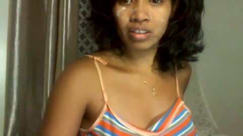 sexylarra12 online show from May 14, 2026, 5:42 pm