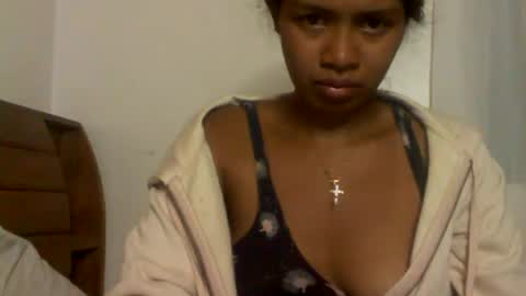 sexylarra12 online show from June 3, 2026, 2:47 am