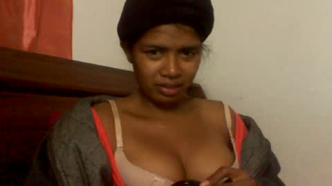 sexylarra12 online show from June 9, 2026, 2:56 am