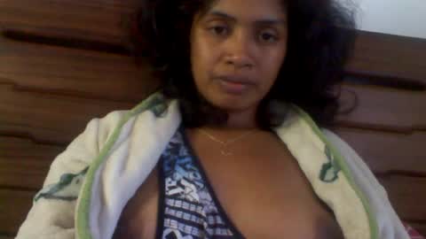 sexylarra12 online show from July 4, 2026, 8:09 am