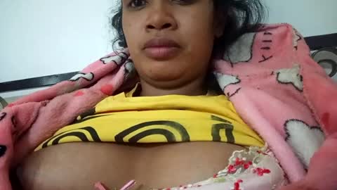 sexylarra12 online show from August 6, 2026, 4:03 am