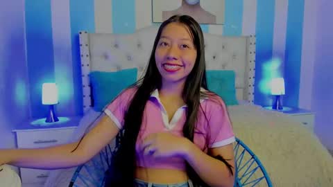 Snapshot of sexylaurita4u chatting on December 17, 2024, 11:49 am laura online show from December 17, 2024, 11:49 am