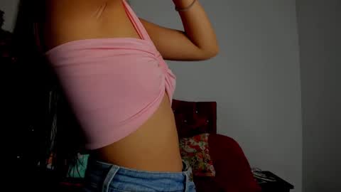 Snapshot of sexylaurita4u chatting on January 8, 2025, 12:05 pm laura online show from January 8, 2025, 12:05 pm