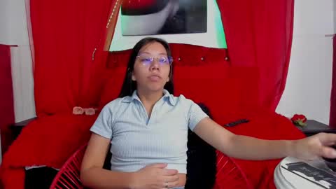 Snapshot of sexylaurita4u chatting on February 6, 2025, 11:54 am laura online show from February 6, 2025, 11:54 am