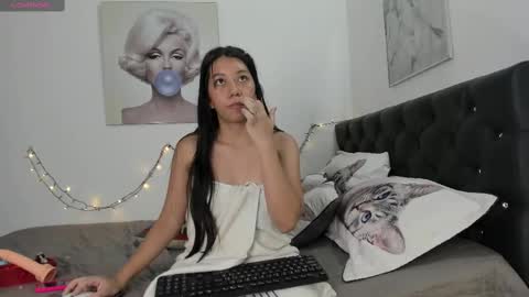 Snapshot of sexylaurita4u chatting on February 20, 2025, 5:29 pm laura online show from February 20, 2025, 5:29 pm