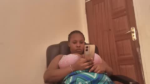 Snapshot of sexylily25 chatting on October 15, 2025, 1:50 am lily online show from October 15, 2025, 1:50 am