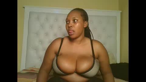 Snapshot of sexylily25 chatting on October 21, 2025, 6:58 am lily online show from October 21, 2025, 6:58 am