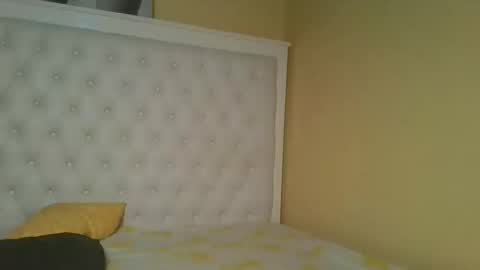 Snapshot of sexylily25 chatting on October 25, 2025, 2:52 am lily online show from October 25, 2025, 2:52 am