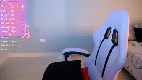 sexyloba  independent model online show from October 18, 2025, 2:51 pm