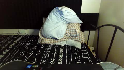 Lily online show from November 25, 2025, 6:35 am