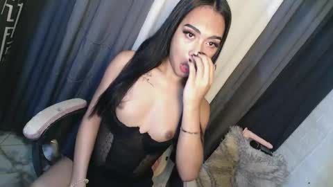 Snapshot of sexylovesappira chatting on December 28, 2024, 4:41 am maxine online show from December 28, 2024, 4:41 am