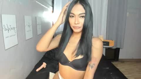 maxine online show from October 26, 2025, 5:13 am