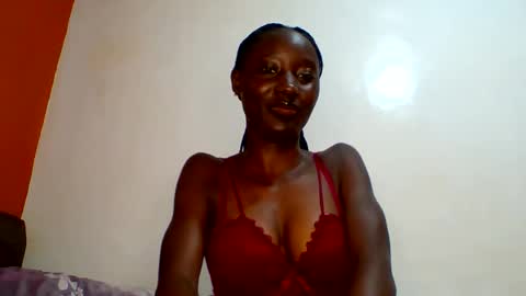 sexylucia5 online show from June 2, 2026, 10:39 am