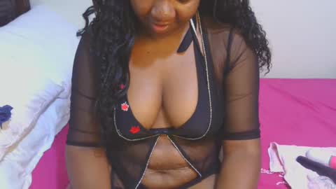Snapshot of sexymompie chatting on December 2, 2024, 9:06 pm CANDY online show from December 2, 2024, 9:06 pm