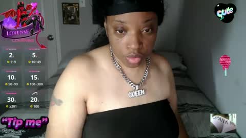 SexyMona online show from September 28, 2025, 2:00 pm