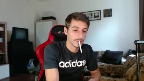 Snapshot of sexymuscle26 chatting on October 27, 2025, 8:40 am Adrian online show from October 27, 2025, 8:40 am