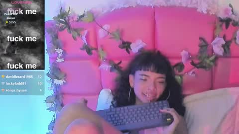 N A F online show from October 28, 2025, 7:23 am