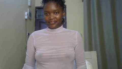 Snapshot of sexypetite_lee chatting on January 5, 2025, 11:15 am Lee online show from January 5, 2025, 11:15 am