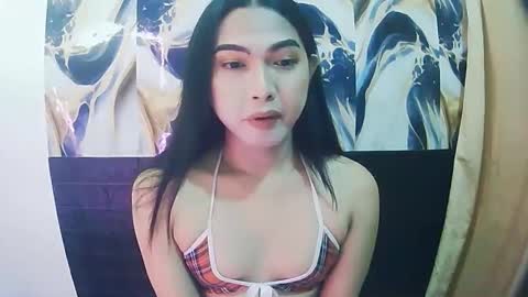 sexypetiteraine online show from April 28, 2026, 2:22 pm