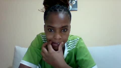 Snapshot of sexyqueen3457132 chatting on February 24, 2025, 12:37 pm DOVY ACHIENG online show from February 24, 2025, 12:37 pm