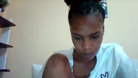 Snapshot of sexyqueen3457132 chatting on March 1, 2025, 9:18 am DOVY ACHIENG online show from March 1, 2025, 9:18 am