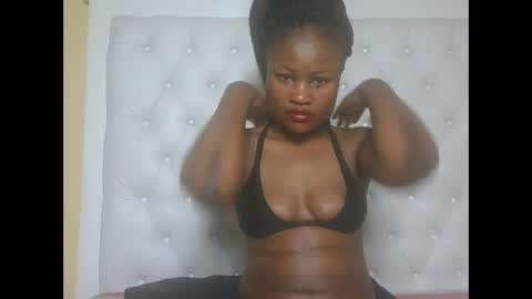 queenivy online show from September 28, 2025, 4:56 pm