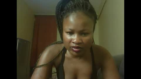 queenivy online show from October 2, 2025, 6:48 pm