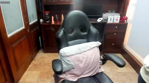 Snapshot of sexyrachel_ chatting on November 3, 2025, 12:06 pm R A C H E L online show from November 3, 2025, 12:06 pm