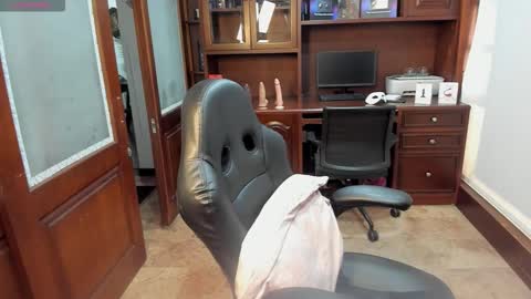 R A C H E L online show from November 27, 2025, 12:18 pm