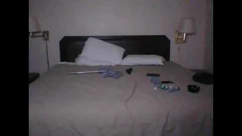 Snapshot of sexytsmstars chatting on December 7, 2024, 7:38 am Smooth bi guy online show from December 7, 2024, 7:38 am