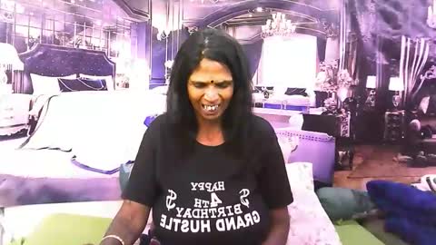 sexyva4u2luv online show from November 4, 2025, 3:11 pm