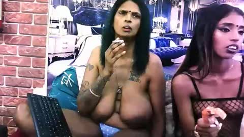 sexyva4u2luv online show from November 12, 2025, 9:10 am