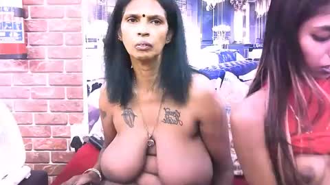 sexyva4u2luv online show from November 14, 2025, 12:04 pm