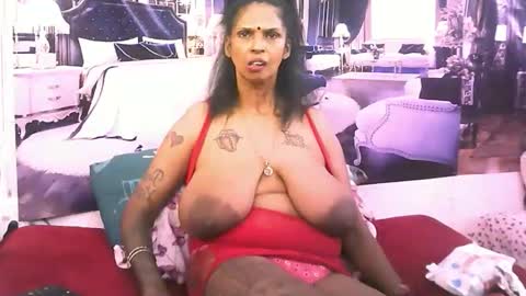 sexyva4u2luv online show from December 16, 2025, 9:31 pm