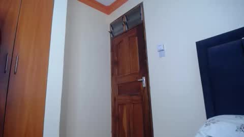 Talia online show from April 11, 2026, 10:08 am