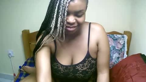 Snapshot of sexyyred_ chatting on February 9, 2026, 10:08 am sexyyred_ online show from February 9, 2026, 10:08 am