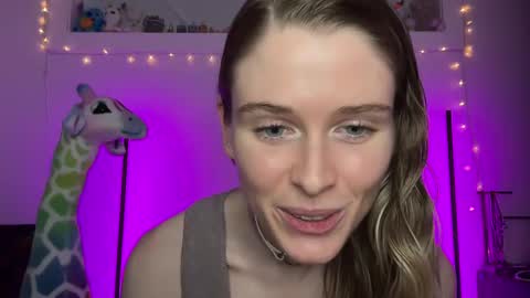 shadebabe online show from December 7, 2024, 8:00 am