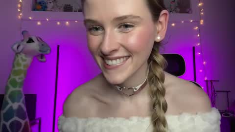 shadebabe online show from December 11, 2024, 2:33 pm