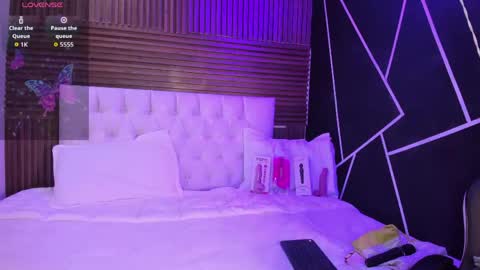 Snapshot of shaden_1 chatting on April 18, 2026, 9:04 pm Liz online show from April 18, 2026, 9:04 pm