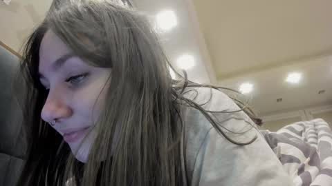 Snapshot of shadow_raffi chatting on January 14, 2025, 3:32 am shadow_raffi online show from January 14, 2025, 3:32 am