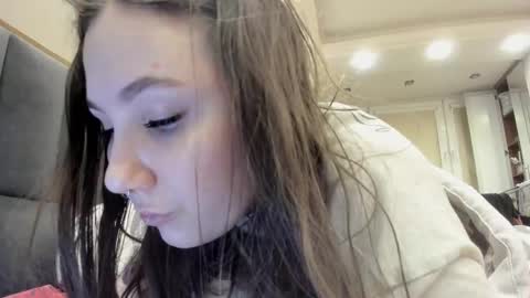 Snapshot of shadow_raffi chatting on March 7, 2025, 12:15 am shadow_raffi online show from March 7, 2025, 12:15 am