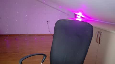 Snapshot of shadow_strikere chatting on October 2, 2025, 9:49 am Aya online show from October 2, 2025, 9:49 am