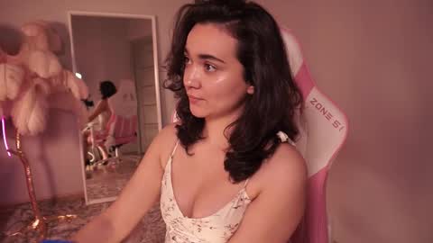 Lily  online show from November 3, 2025, 1:56 pm