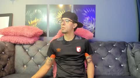 Snapshot of shadowlustt chatting on September 19, 2025, 12:50 pm shadowlustt online show from September 19, 2025, 12:50 pm