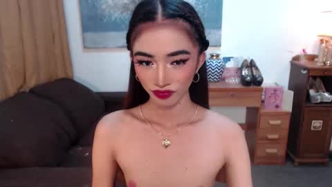 Snapshot of shaina_cummer chatting on December 16, 2025, 5:12 am shaina online show from December 16, 2025, 5:12 am