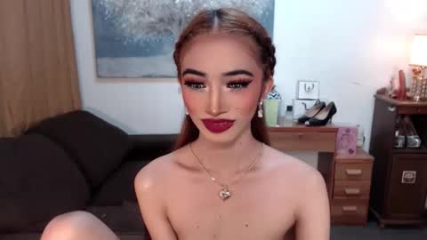 Snapshot of shaina_cummer chatting on January 7, 2026, 12:51 pm shaina online show from January 7, 2026, 12:51 pm